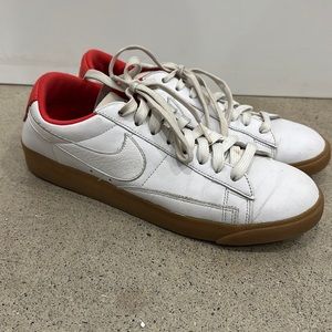 Nike Blazers low size 8.5